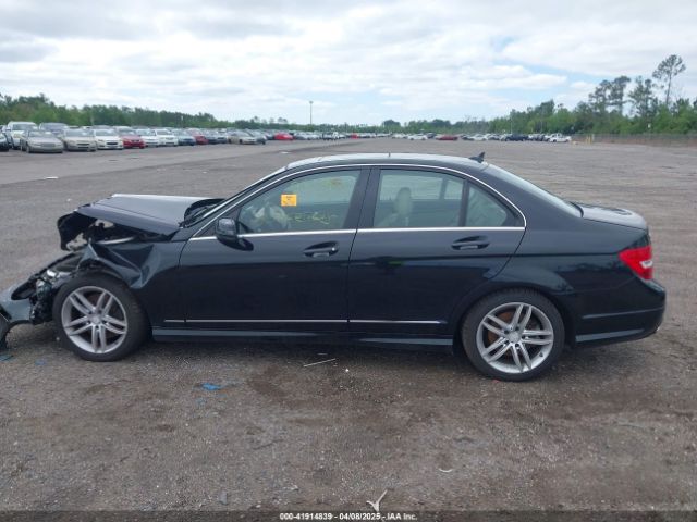WDDGF8AB4ER323052 Mercedes-Benz C 300 Luxury 4matic/sport 4matic
