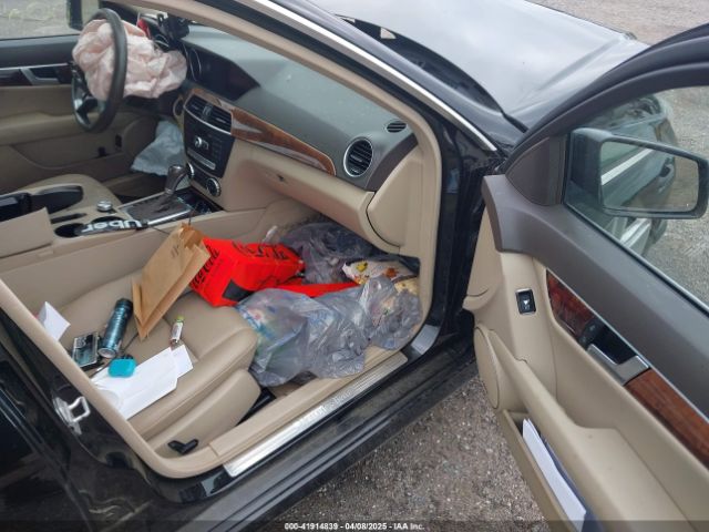 WDDGF8AB4ER323052 Mercedes-Benz C 300 Luxury 4matic/sport 4matic