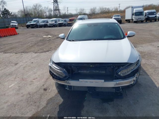 1HGCV2F98KA010158 Honda Accord Touring 2.0t