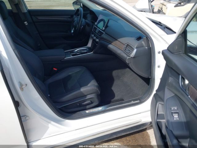 1HGCV2F98KA010158 Honda Accord Touring 2.0t