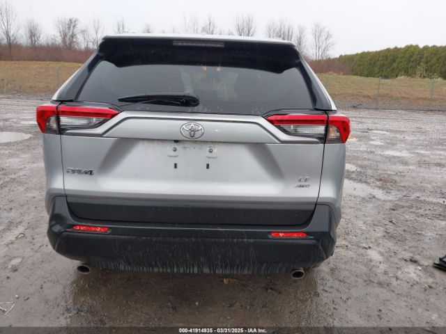 2T3F1RFV6MC213066 Toyota RAV4 LE