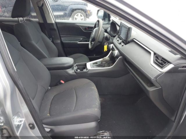 2T3F1RFV6MC213066 Toyota RAV4 LE