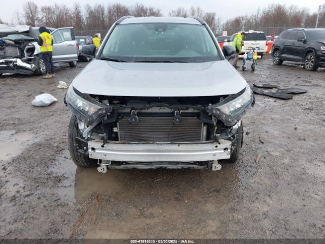 2T3F1RFV6MC213066 Toyota RAV4 LE