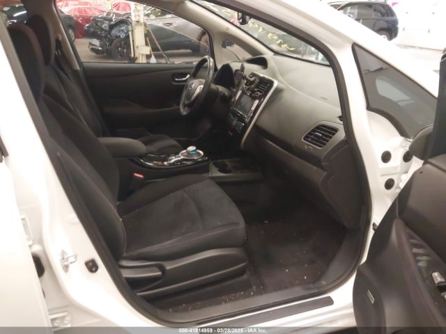 1N4BZ0CP2GC304243 Nissan LEAF SV
