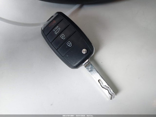 5XXGT4L30GG058329 KIA Optima Lx