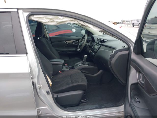 JN1BJ1CR8KW316867 Nissan Rogue Sport S