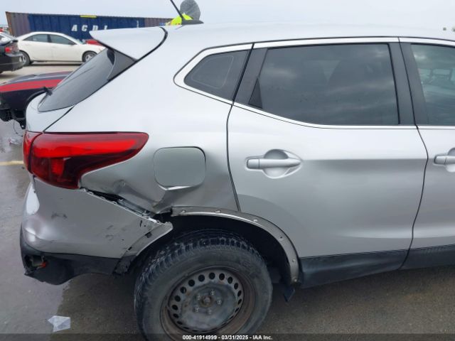 JN1BJ1CR8KW316867 Nissan Rogue Sport S