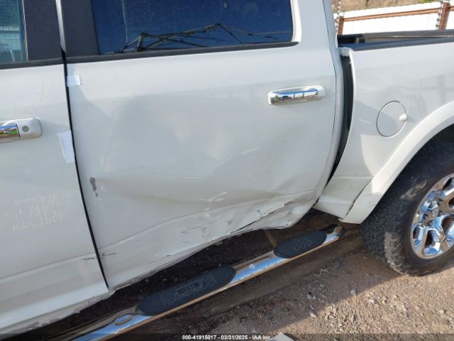 1C6RR7NT7HS832645 RAM 1500 Laramie  4x4 5'7 Box