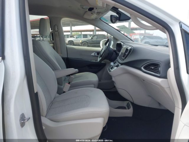 2019 CHRYSLER PACIFICA HYBRID 2C4RC1H79KR655708 Photo 4