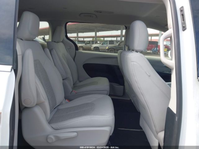 2019 CHRYSLER PACIFICA HYBRID 2C4RC1H79KR655708 Photo 7