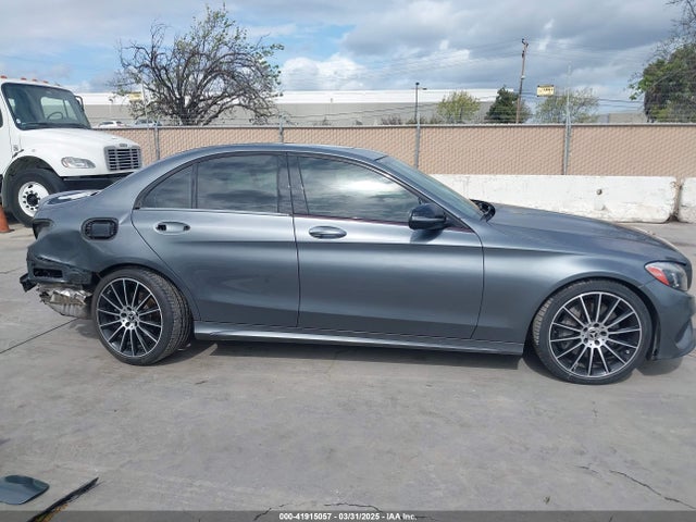 55SWF4JB2JU253953 Mercedes-Benz C 300