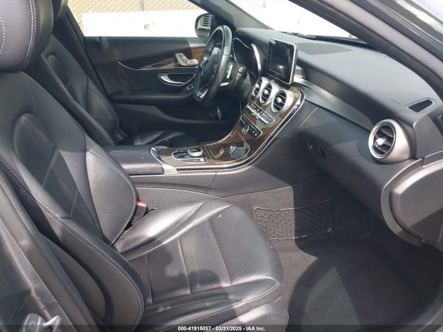 55SWF4JB2JU253953 Mercedes-Benz C 300