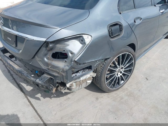 55SWF4JB2JU253953 Mercedes-Benz C 300