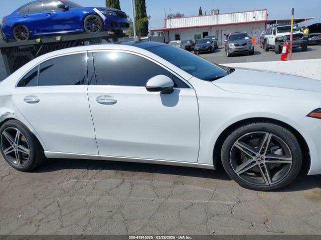 W1K3G4EB8LJ214295 Mercedes-Benz A 220