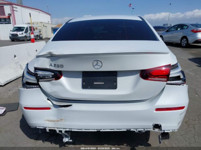 W1K3G4EB8LJ214295 Mercedes-Benz A 220