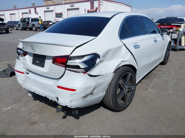 W1K3G4EB8LJ214295 Mercedes-Benz A 220