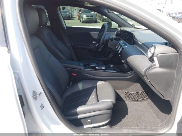W1K3G4EB8LJ214295 Mercedes-Benz A 220