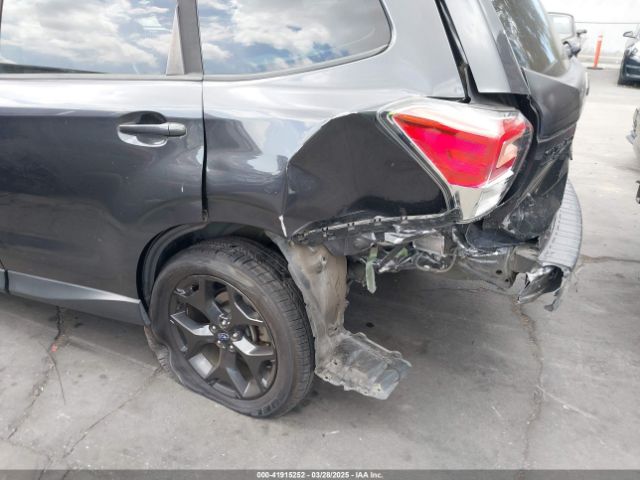 JF2SJAGC6JH565398 Subaru Forester 2.5i Premium