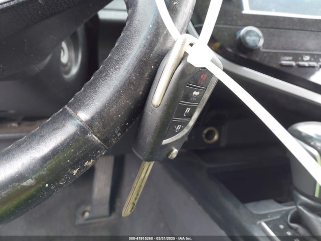 4T1B11HK6JU061571 Toyota CAMRY SE