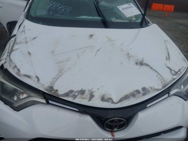 2T3WFREV0JW452030 Toyota Rav4 Xle