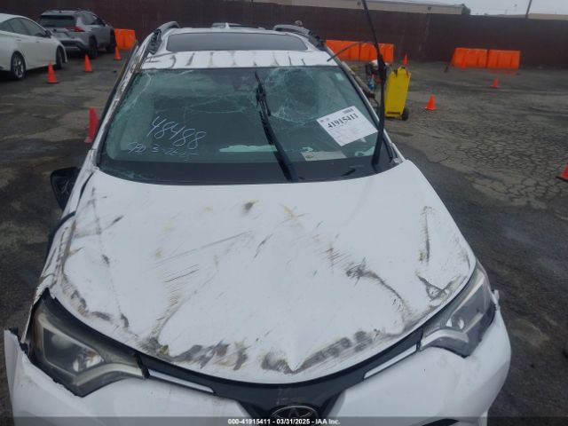 2T3WFREV0JW452030 Toyota Rav4 Xle