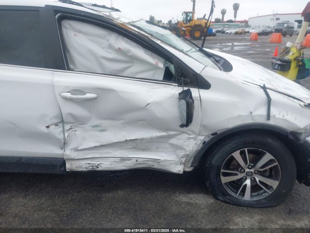 2T3WFREV0JW452030 Toyota Rav4 Xle