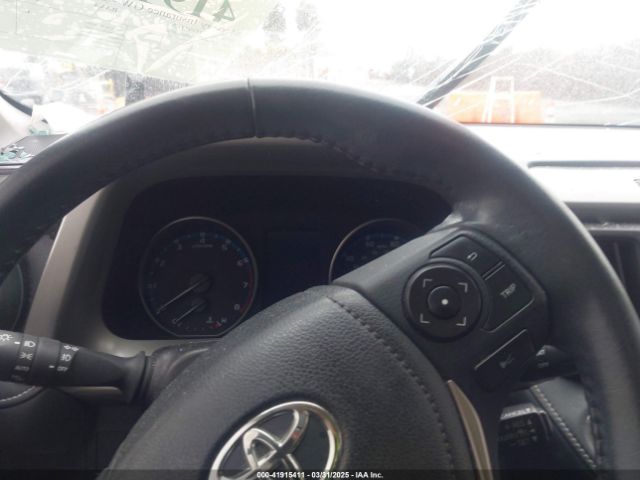 2T3WFREV0JW452030 Toyota Rav4 Xle