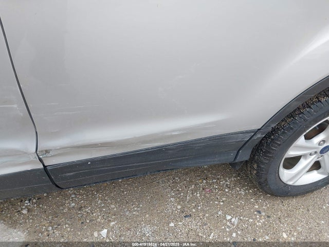 1FMCU9GX3GUA96262 Ford ESCAPE SE