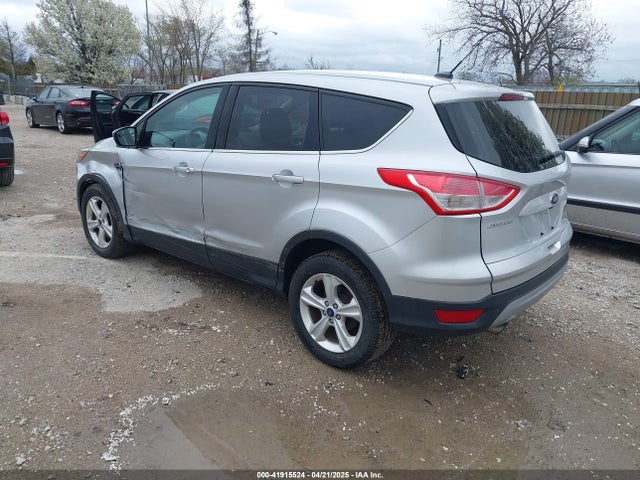 1FMCU9GX3GUA96262 Ford ESCAPE SE