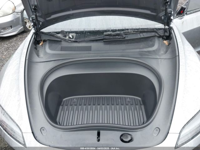 2025 TESLA MODEL 3 5YJ3E1EA0SF906935 Photo 9