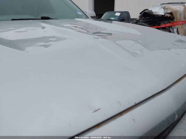 1GCVKREC6JZ379641 Chevrolet Silverado 1500 2lt