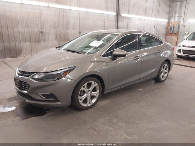 Chevrolet Cruze Premier Auto 2017 1G1BF5SMXH7135809 Image 2