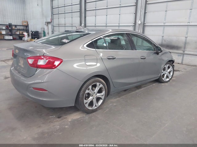 Chevrolet Cruze Premier Auto 2017 1G1BF5SMXH7135809 Image 4