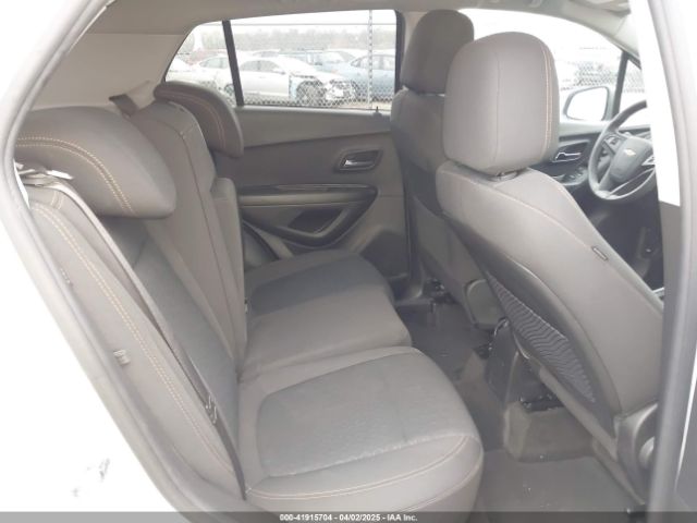 KL7CJNSM8MB374063 Chevrolet Trax Awd Ls