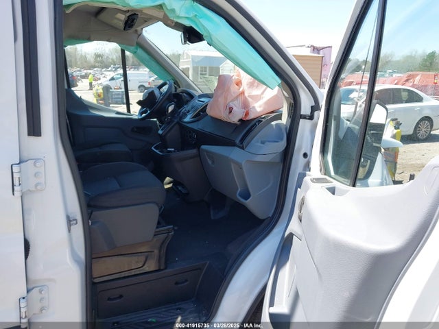 Ford 2015 2015 1FBZX2ZM2FKA75997 Image 5