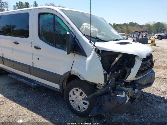 Ford 2015 2015 1FBZX2ZM2FKA75997 Image 6