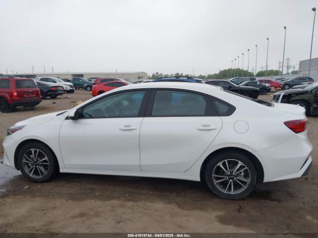 3KPF24AD7PE669204 KIA Forte Lxs