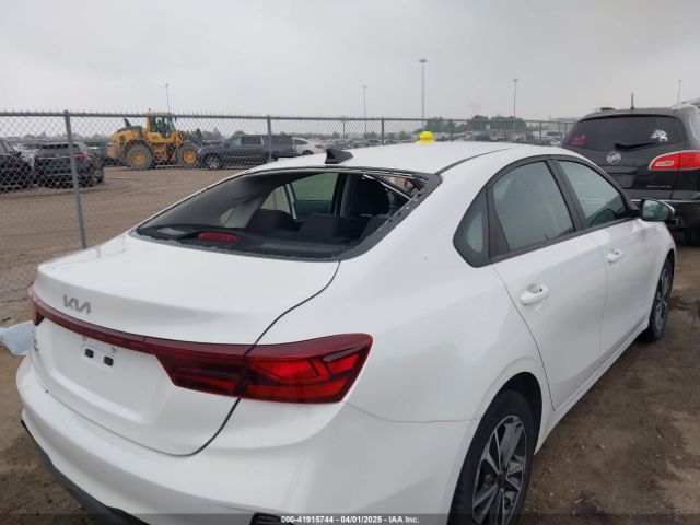 3KPF24AD7PE669204 KIA Forte Lxs