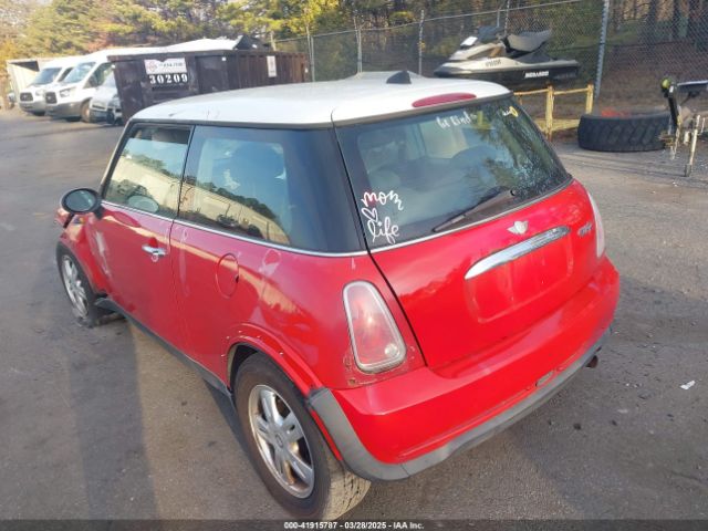 2006 MINI COOPER WMWRC33516TJ77300 Photo 2