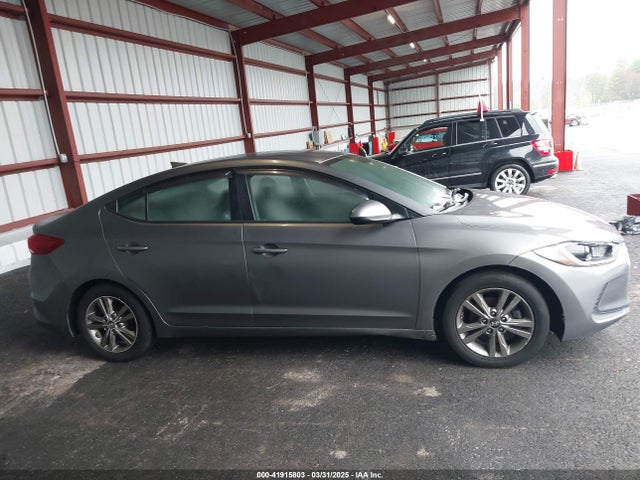 5NPD84LF8JH389623 Hyundai ELANTRA SEL
