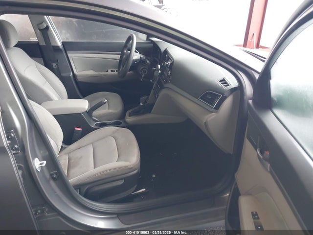5NPD84LF8JH389623 Hyundai ELANTRA SEL