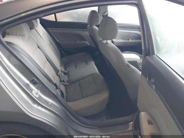 5NPD84LF8JH389623 Hyundai ELANTRA SEL