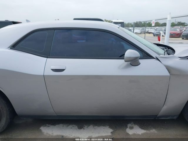 2C3CDZAG0GH301458 Dodge Challenger Sxt