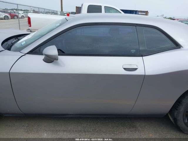 2C3CDZAG0GH301458 Dodge Challenger Sxt