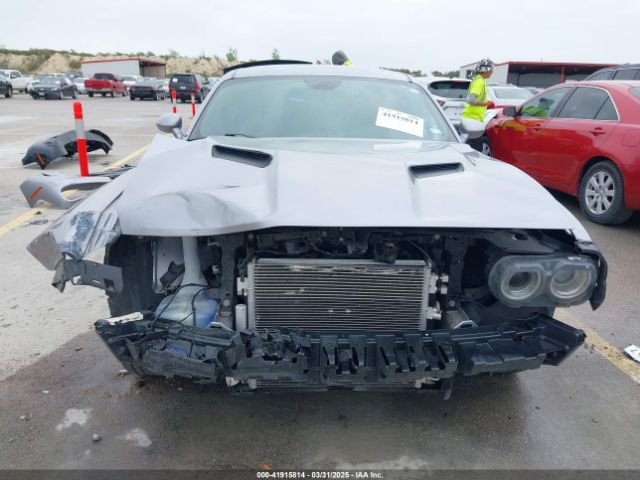 2C3CDZAG0GH301458 Dodge Challenger Sxt