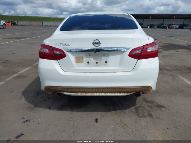 1N4AL3AP5JC108774 Nissan 2018