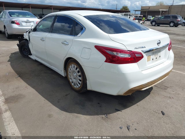 1N4AL3AP5JC108774 Nissan 2018