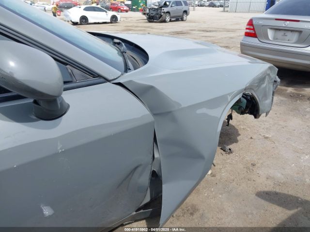2C3CDZAG9JH229506 Dodge Challenger Sxt