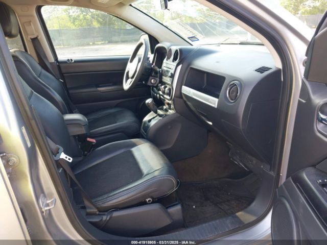 1C4NJCBA0FD250687 Jeep Compass Altitude Edition