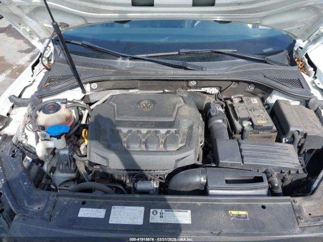 1VWBA7A33JC031098 Volkswagen Passat 2.0t Se